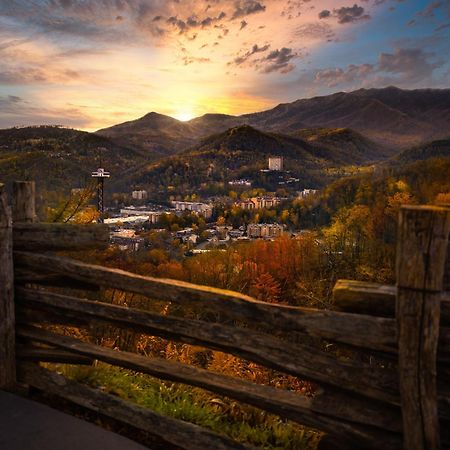 Hidden Creek, Pool Table, Hot Tub, 1089 Free Tickets Each Paid Day, Dollywood And More Gatlinburg Zewnętrze zdjęcie