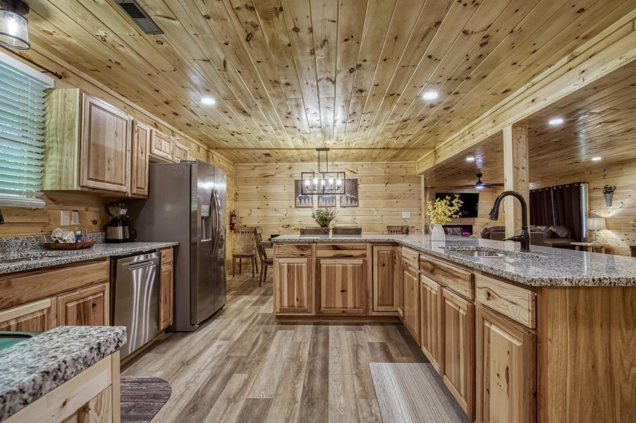 Hidden Creek, Pool Table, Hot Tub, 1089 Free Tickets Each Paid Day, Dollywood And More Gatlinburg Zewnętrze zdjęcie