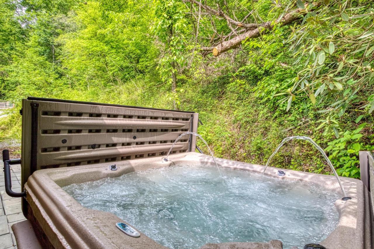 Hidden Creek, Pool Table, Hot Tub, 1089 Free Tickets Each Paid Day, Dollywood And More Gatlinburg Zewnętrze zdjęcie